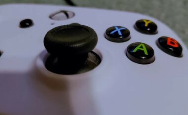 Zbulohet prototipi i ‘joystickut’ të Xbox, që nuk është parë më herët