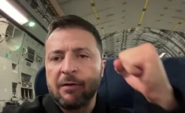 Zelensky lajmërohet nga aeroplani gjatë udhëtimit për në SHBA: Do t’ua prezantoj planin e fitores së Ukrainës