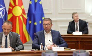 Mickoski: Komisioni Evropian duhet të dëgjojë dhe argumentet e qeverisë për rritjen e pagave, jo vetëm kërkesat e LSM-së