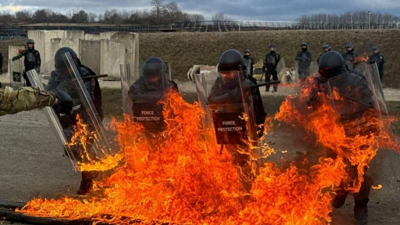 Kontigjenti shqiptar i KFOR-it në Kosovë e nis me stërvitje për menaxhimin e trazirave