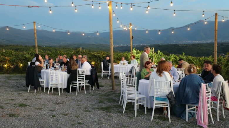 Festa e Vreshtave rikthehet në Suharekë për të festuar përmbylljen e sukseshme të vjeljes së këtij viti