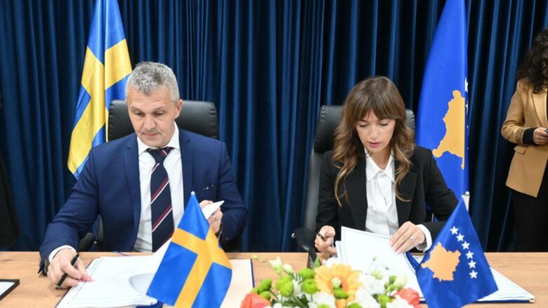 Kosova nënshkruan tri marrëveshje të rëndësishme me Suedinë për ekstradim dhe ndihmë juridike