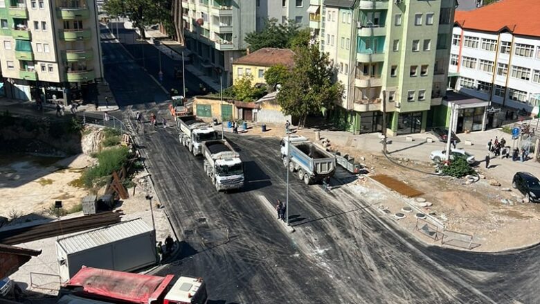 Asfaltimi i shtresës së dytë i rrugës “Lah Nimani”, Tahiri: Mitrovica do të marrë pamje tjetër