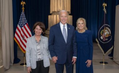 Siljanovska-Davkova takohet me presidentin Biden