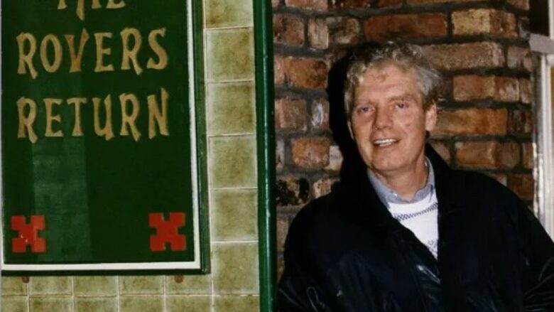 Vdes në moshën 87-vjeçare ylli i “Coronation Street” Geoffrey Hinsliff