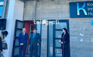 Inaugurohet Kosova Innovation Hub: Kryetari Muhaxheri dhe Ambasadori amerikan Hovenier bashkohen për të fuqizuar të rinjtë e Pejës