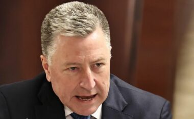 Ish-ambasadori amerikan në NATO, Volker: Perëndimi po e fuqizon Vuçiqin, i cili po përpiqet ta bëjë Serbinë një Rusi të Ballkanit