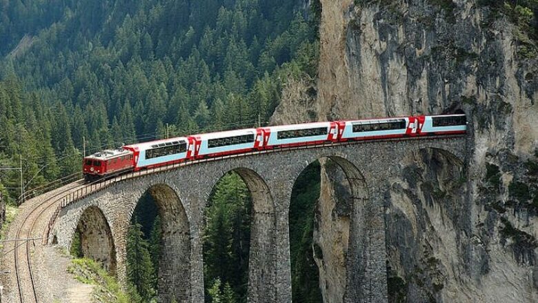 Treni më i ngadaltë ekspres në botë – përshkruan 300 kilometra për mbi tetë orë