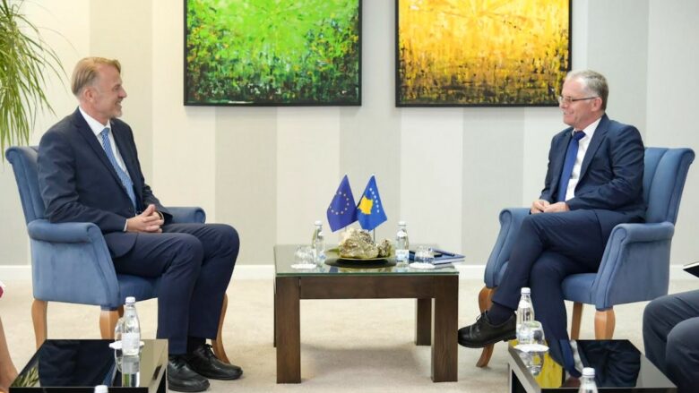 Bislimi mirëpret ambasadorin e ri të BE-së në Kosovë, riafirmon përkushtimin për reforma