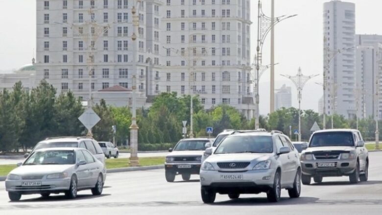 Të gjitha veturat duhet të jenë të bardha në Turkmenistan