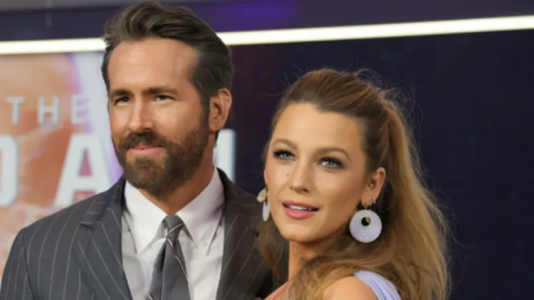 Ryan Reynolds për skenat intime të gruas Blake Lively: Njerëzit nuk e kuptojnë se pas çdo filmi janë edhe 50 vetë tjerë të lodhur