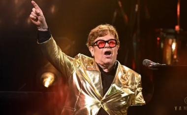 Elton John zbulon se ka pasur një infeksion të rëndë që i ka kufizuar shikimin në njërin sy