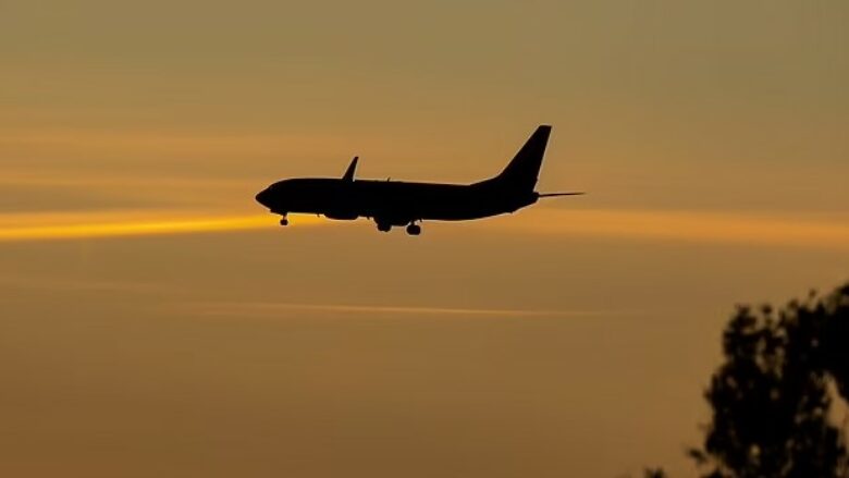 Pasagjeri vdes gjatë fluturimit nga Bullgaria për në Mbretërinë e Bashkuar, e detyroi pilotin të devijonte fluturimin për në Këln të Gjermanisë