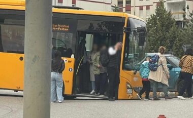 Prishet autobusi dhe udhëtarët mbetën në mes të rrugës, Trafiku Urban nuk jep sqarime për rastin që ndodhi në Prishtinë