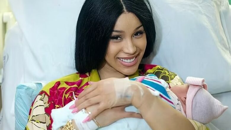 Cardi B ndan përditësime shëndetësore pas lindjes së fëmijës së tretë