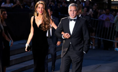 George dhe Amal Clooney magjepsën publikun edhe një herë: Të kombinuar në modë, mbërritën në një event në New York