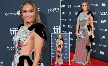 Jennifer Lopez merr vëmendjen me dukjen atraktive në premierën e filmit të ish-burrit të saj Ben Affleck, në Festivalin e Filmit në Toronto