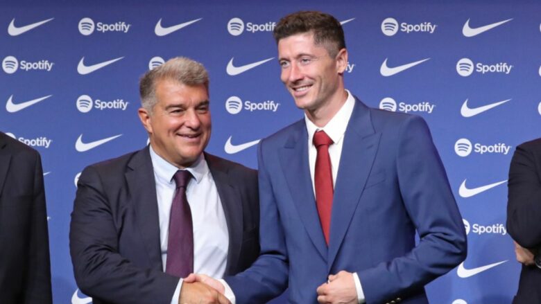 Lewandowski bën një gjest të jashtëzakonshëm për ta ndihmuar Barcelonës në regjistrimin e lojtarëve