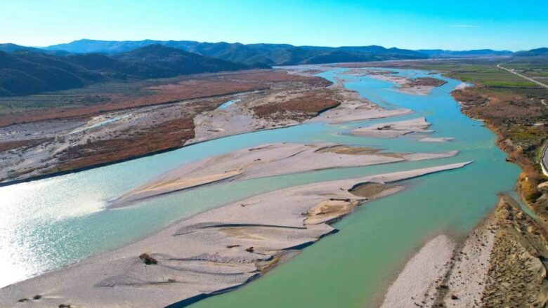 Shqipëria dorëzon në UNESCO kërkesën për përfshirjen e Lumit Vjosa në pasuritë natyrore botërore