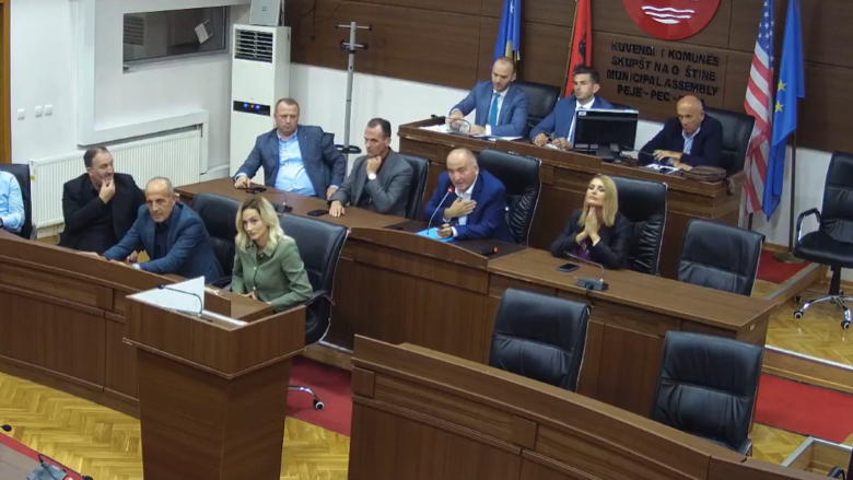 Çështja “Borea”, kryetari Muhaxheri i kundërpërgjigjet asamblistit Veselaj