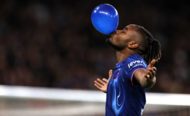 Chelsea kalon në raundin tjetër të Carabao Cup, Nkunku me het-trik