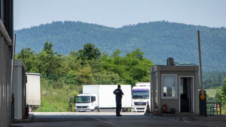 Ministria e Brendshme njofton për bllokim në tri pika kufitare nga ana e Serbisë