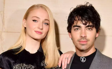 Joe Jonas dhe Sophie Turner finalizojnë divorcin pas një beteje njëvjeçare