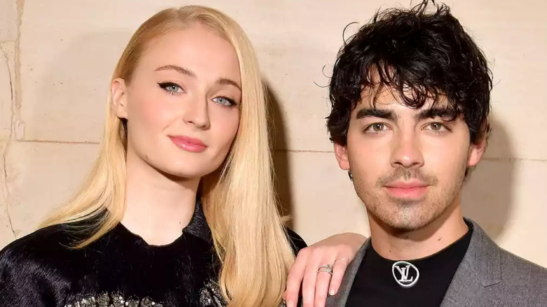 Joe Jonas dhe Sophie Turner finalizojnë divorcin pas një beteje njëvjeçare