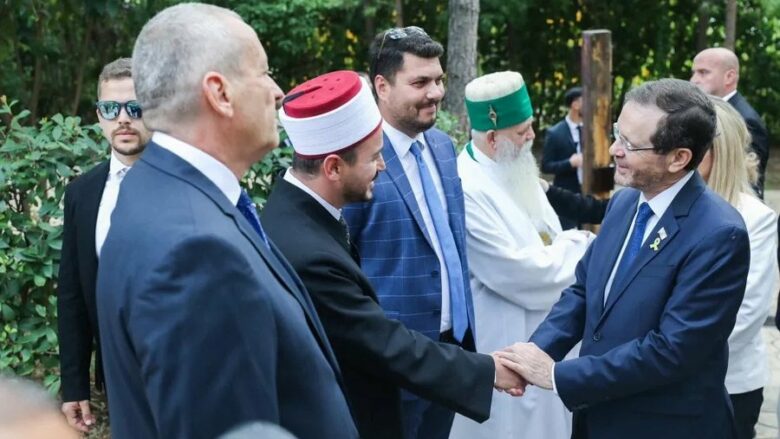 Nënkryetari i Komunitetit Musliman u takua me Presidentin e Izraelit, paralajmërohet protestë në Tiranë