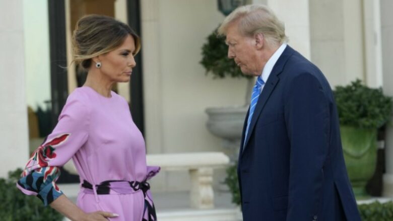 Trump për librin e Melanias: Nëse ka shkruar gjëra të këqija për mua, mos e blini