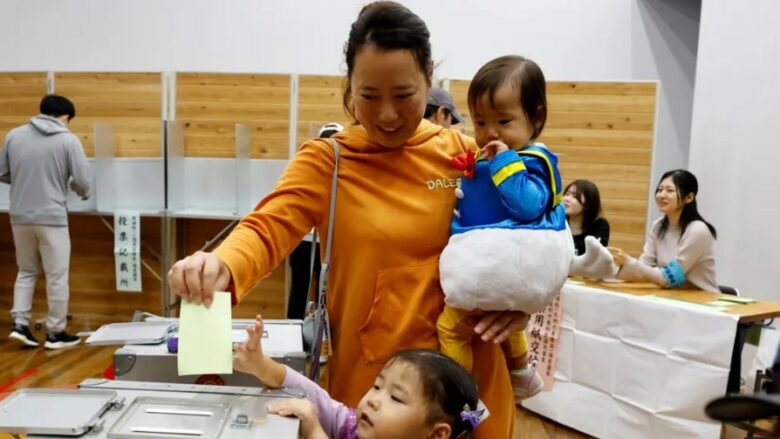 Japonia voton për liderin e ri në hijen e skandaleve