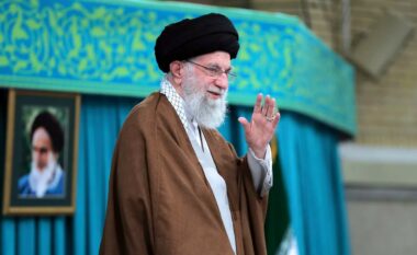 Ali Khamenei për sulmet izraelite në Iran: Të mos ekzagjerohen por as të nënvlerësohen