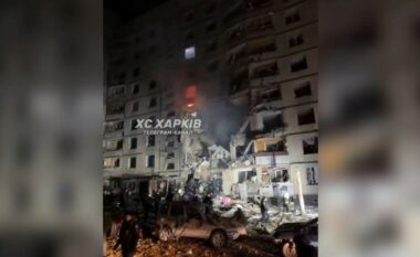 Rusët bombardojnë në një ndërtesë kolektive në Kharkiv, vritet një 11-vjeçar dhe 34 tjerë plagosen