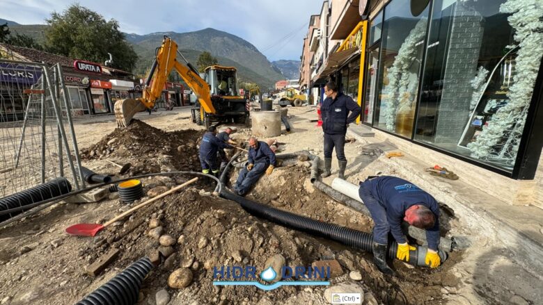 KRU “Hidrodrini” zbaton një sistem të ri të ujësjellësit dhe kanalizimit në sheshin e Pejës