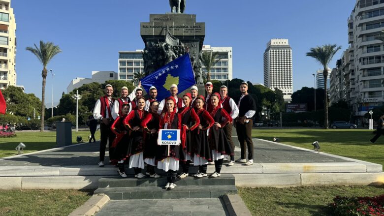 Ansambli i qytetit të Obiliqit po merr pjesë në edicionin e 18-të të Festivalit Ballkanik të Folklorit