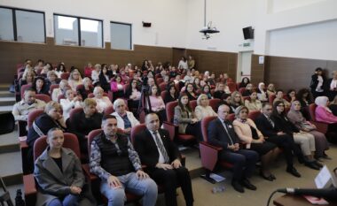 Në Mitrovicë mbahet konferenca “Të mbijetuarat e kancerit më të fuqizuara dhe të zëshme”