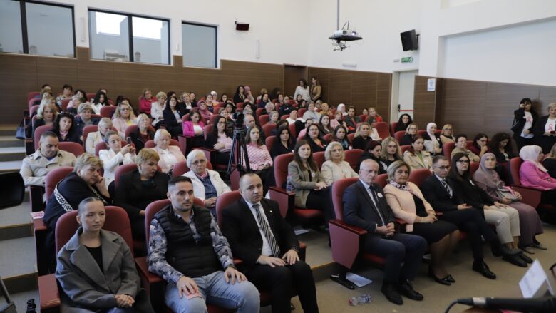 Në Mitrovicë mbahet konferenca “Të mbijetuarat e kancerit më të fuqizuara dhe të zëshme”