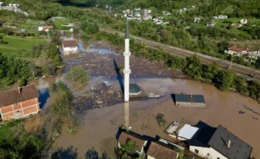 Shkon në 18 numri i të vdekurve nga përmbytjet në Bosnje e Hercegovinë, Google Maps shënjon rrugët e mbyllura për trafik