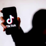 Fenomeni i rrezikshëm nga “TikTok” i vetëlëndimit prek shkollat në Gjakovë, drejtoresha e Arsimit tregon për tri rastet e fundit