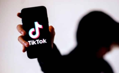 Fenomeni i rrezikshëm nga “TikTok” i vetëlëndimit prek shkollat në Gjakovë, drejtoresha e Arsimit tregon për tri rastet e fundit