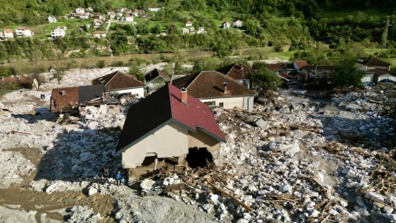 Shkon në 18 numri i të vdekurve nga përmbytjet në Bosnje e Hercegovinë, Google Maps shënjon rrugët e mbyllura për trafik