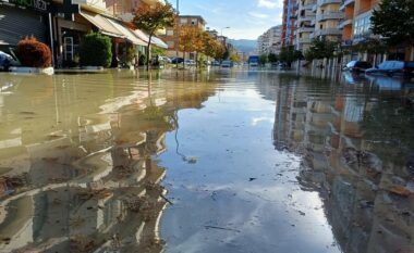 Përmbytjet në Vlorë, bëhet evakuimi i 55 familjeve