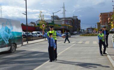 Policia e Kosovës së bashku me nxënësit e Malishevës, zhvilluan aktivitet sensibilizues për sigurinë në trafik