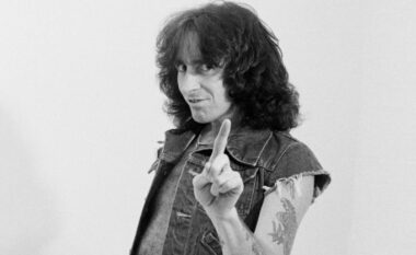 Bon Scott dhe AC/DC: Veprat e shthurura në autostradën e ferrit!