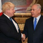 Një pajisje përgjimi u gjet në banjën time pas vizitës së Netanyahu, pohon Boris Johnson