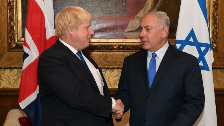 Një pajisje përgjimi u gjet në banjën time pas vizitës së Netanyahu, pohon Boris Johnson