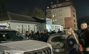 Bllokohet Lagja e Boshnjakëve në Mitrovicë për pak kohë, ndërhyn policia dhe shpërndan turmën