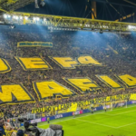 Protesta e tifozëve të Borussia Dortmund e cila u mbështet nga shumë tifozë të tjerë drejt UEFA-s