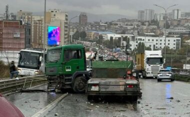 Komuna e Prishtinës: Kolonat në kryeqytet, për shkak të aksidentit në Veternik