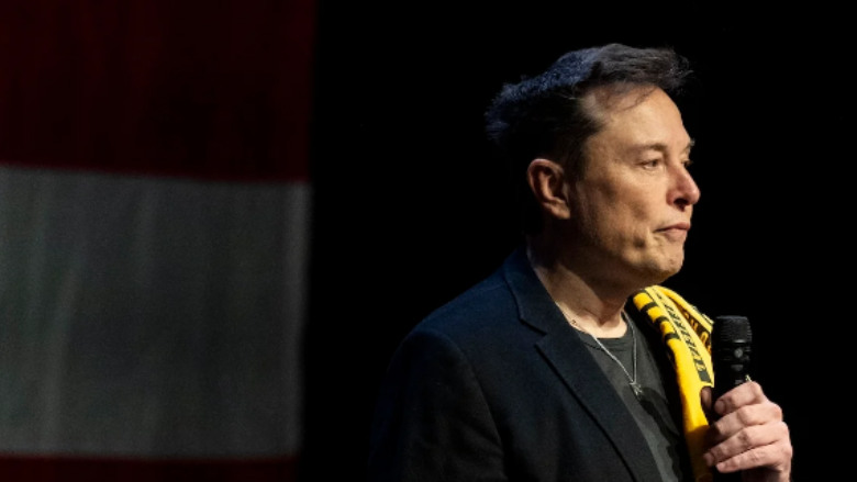 “Llotari e paligjshme”: Musk në gjyq lidhur me çmimet prej një milion dollarëve që u ka premtuar nënshkruesve të peticionit të tij